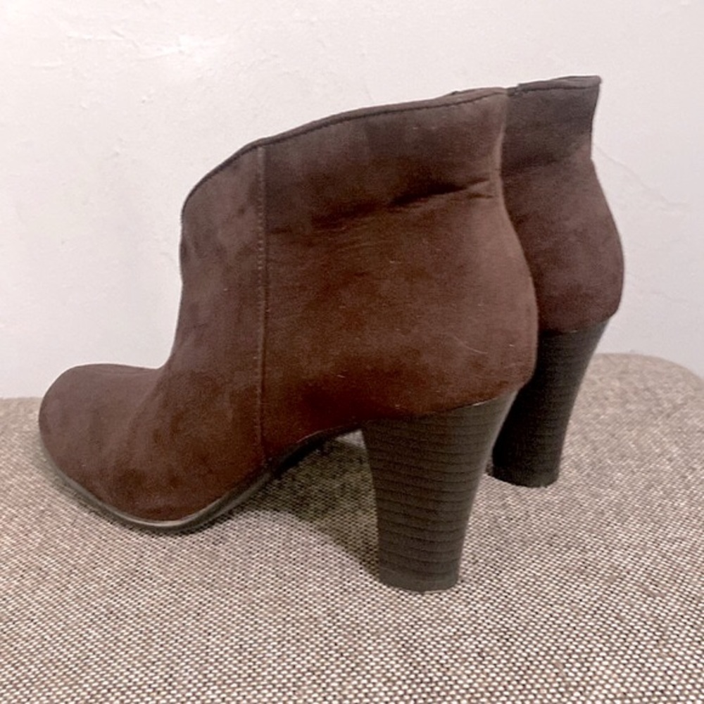 A2 by Aerosols brown suede ankle boots, size 8 1/2M. - Picture 5 of 11
